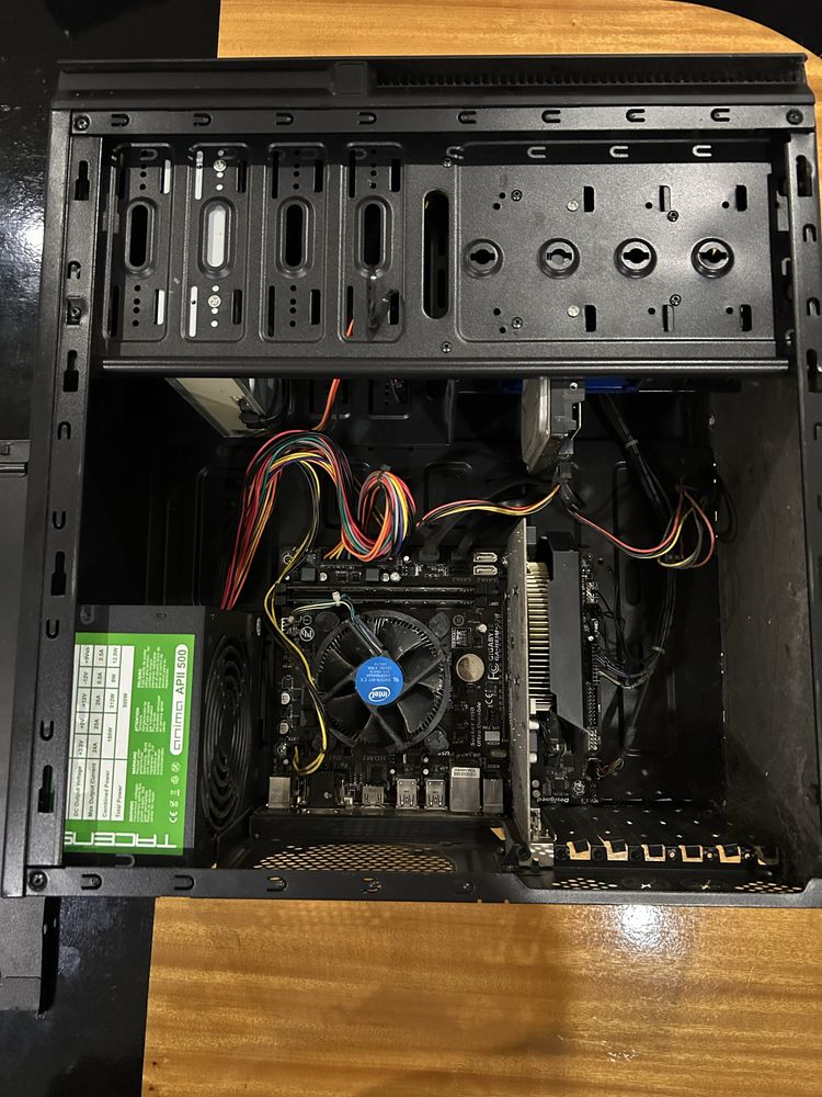 Torre/PC Desktop