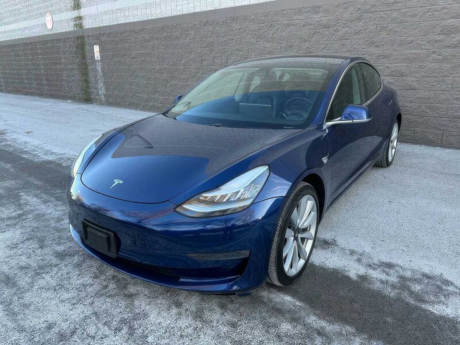 Tesla Model 3      2019