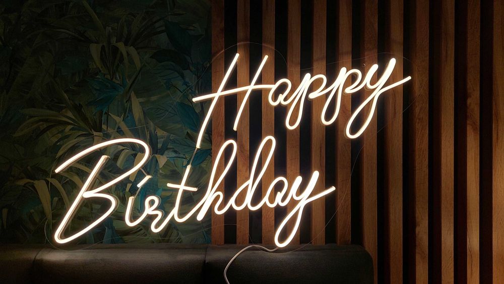 Napis Led Happy Birthday / Ścianka urodzinowa / Neon