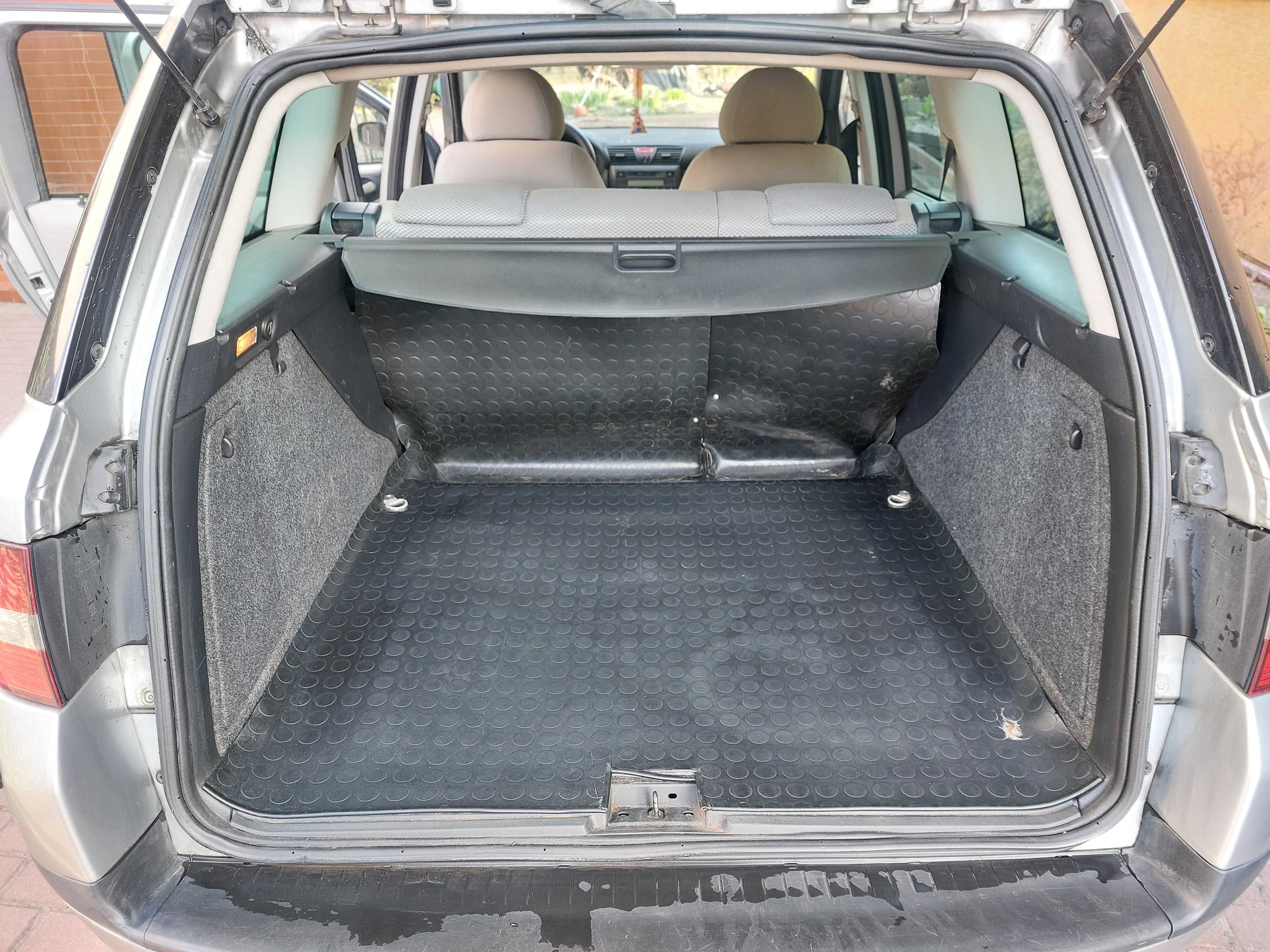 Srebrny Fiat Stilo 2004