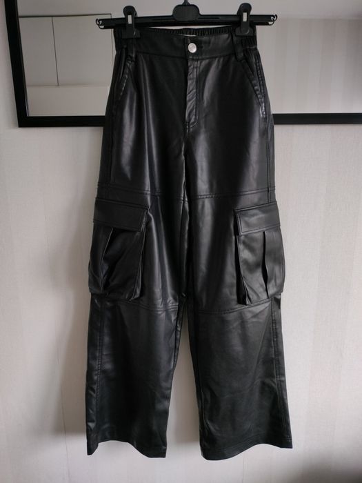 Bershka , bojówki proste w rozmiarze S