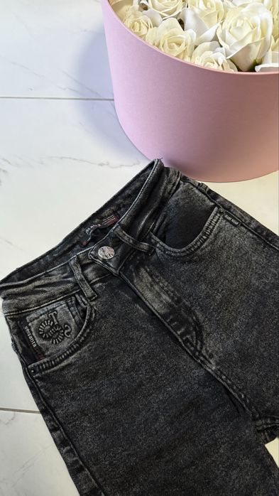 Жіночі джинси скіні сірі.