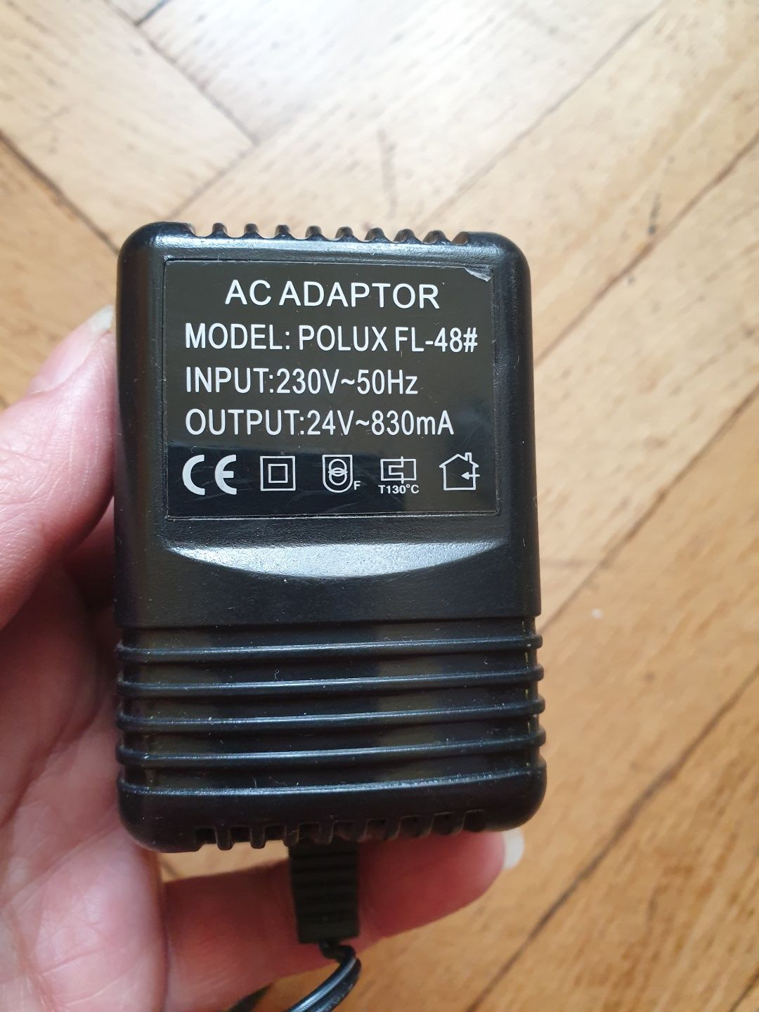 Zasilacz adapter A30910gc 230V output 9V 1A