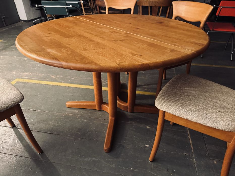 Duński,okragły,rozkładany stół z litego drewna tekowego marki GRAMRODE