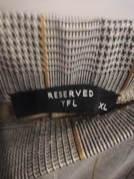 Spodnie w delikatną kratkę