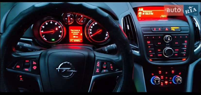 Продам Zafira Tourer