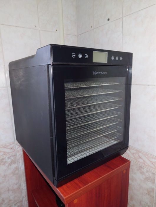 Сушарка для овочів і фруктів WetAir WFD-K700BSS