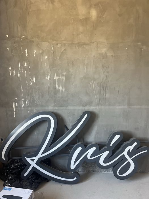 Вивіска з підсвіткою