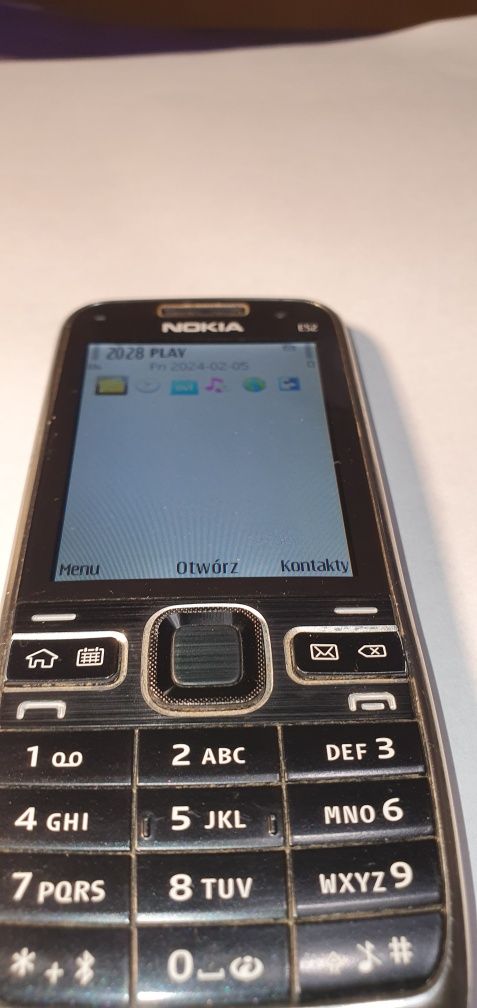 Nokia  E52    Czarna