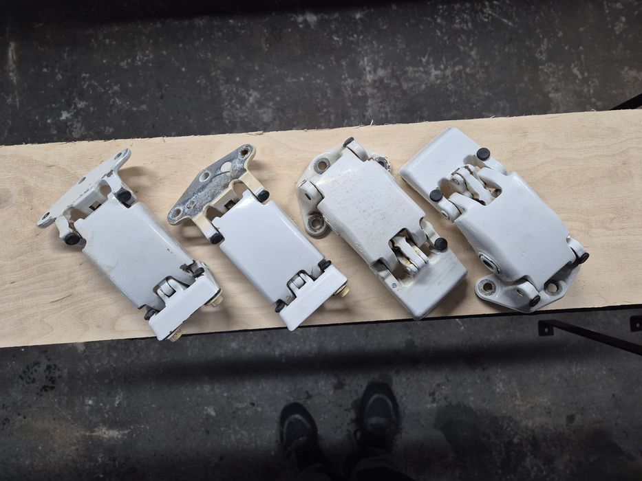 Zawias drzwi tylne Iveco Daily Po 2014r