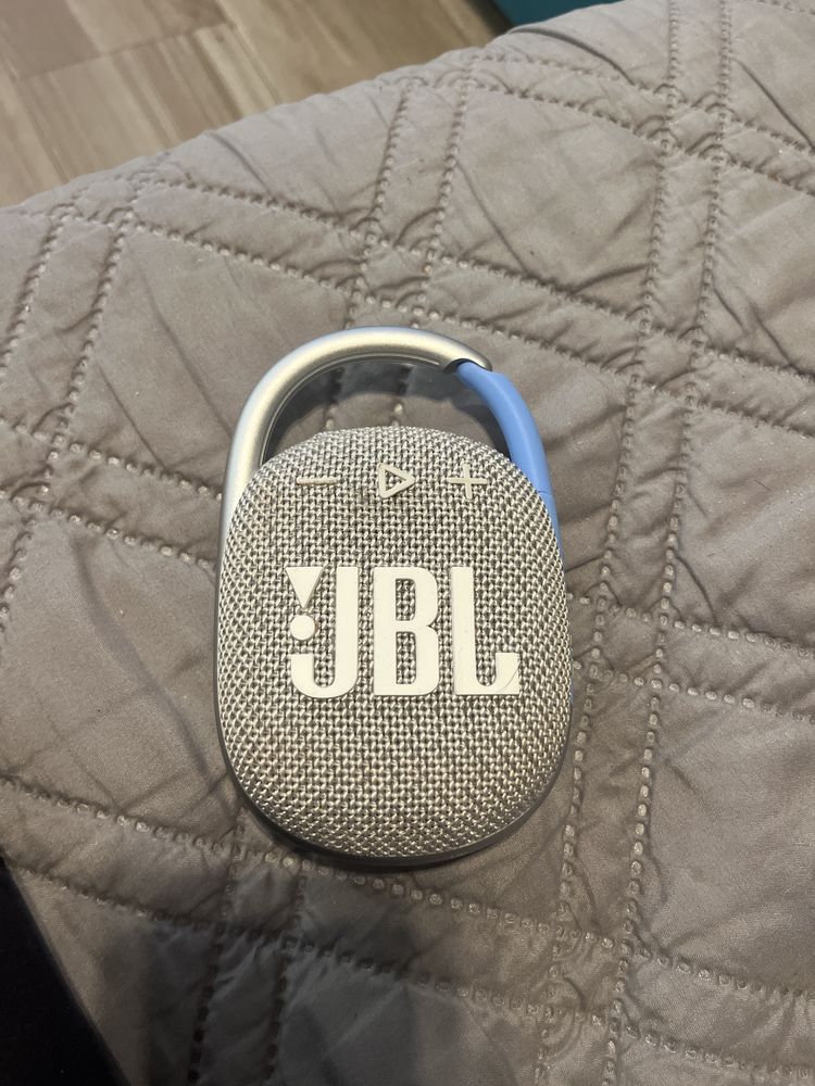 Coluna JBL praticamente nova