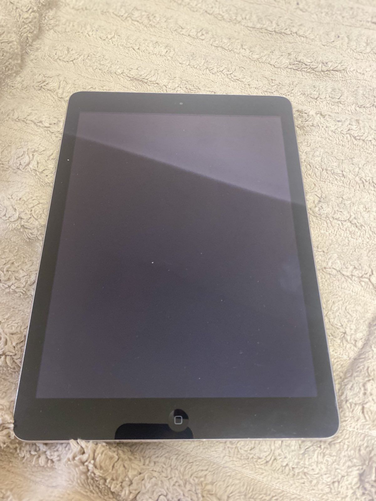 Продам IPad Air 16 Гб IOS 12.5.7