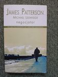 James Paterson i Michael Ledwidge, Negocjator (Step on a crack)