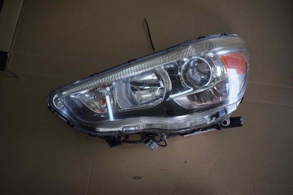 lampa lewa przód przednia xenon MITSUBISHI ASX 1.8 DID 14R.EUROPA