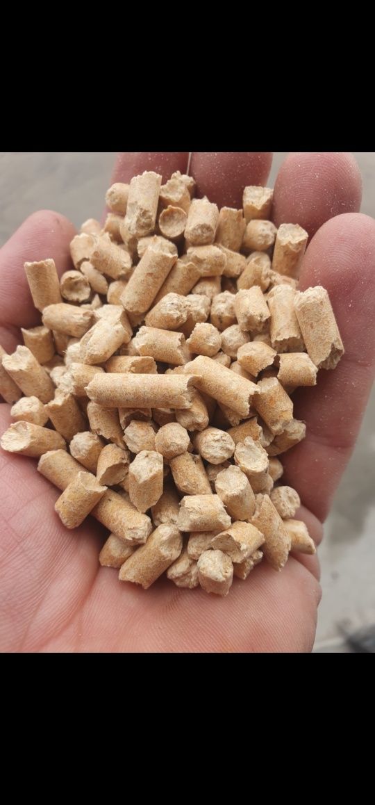 Pellet sosnowy jasny promocja  6mm.