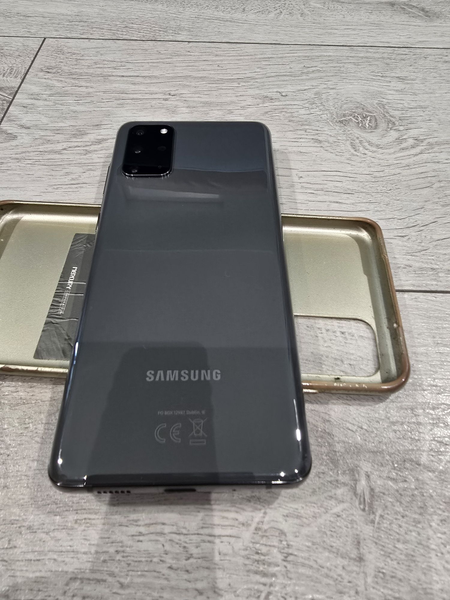 Samsung Galaxy S 20 plus 12gb ram 128gb