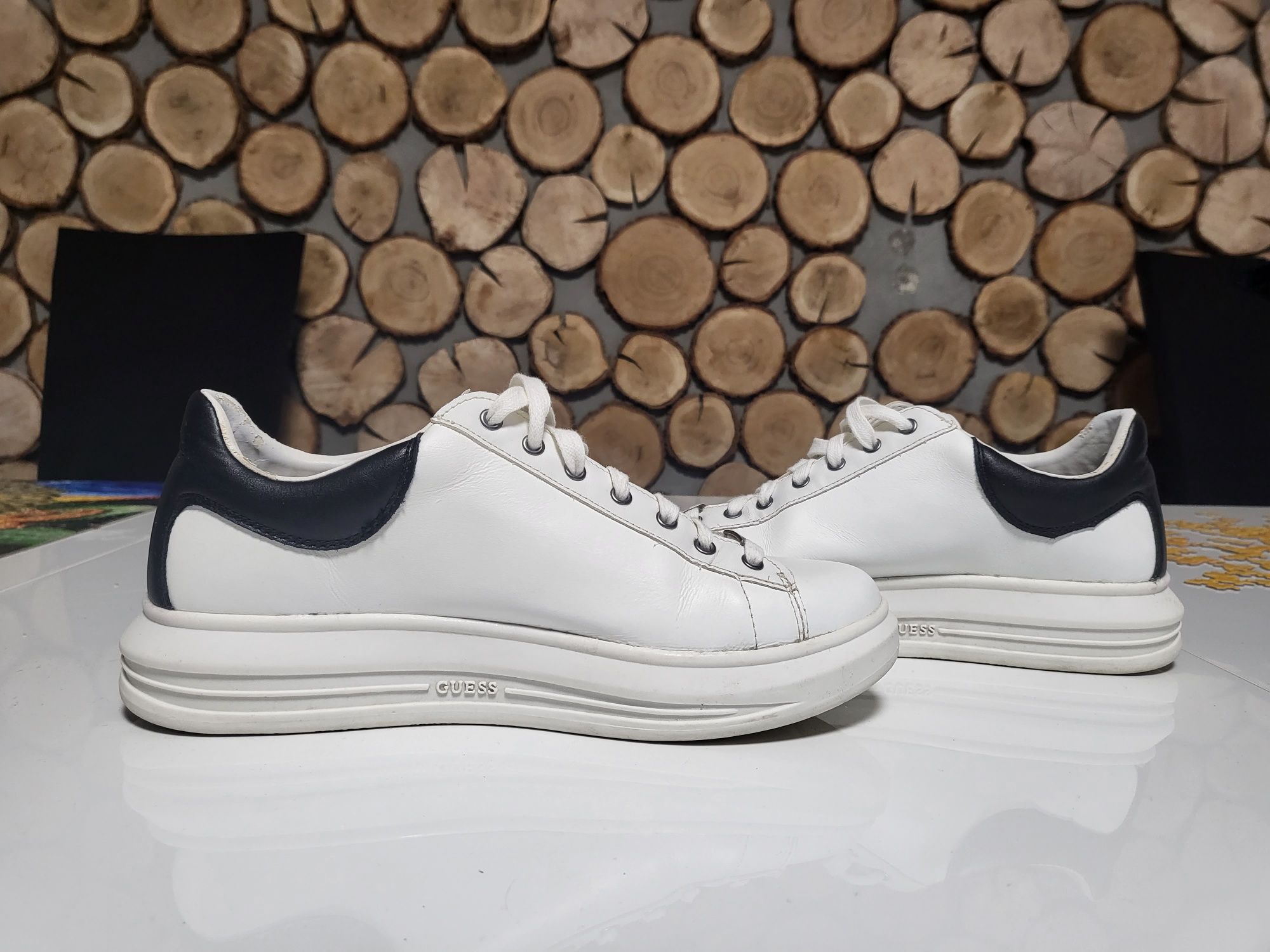 Buty męskie GUESS rozmiar 42