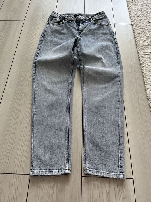 Продам джинси МОМ