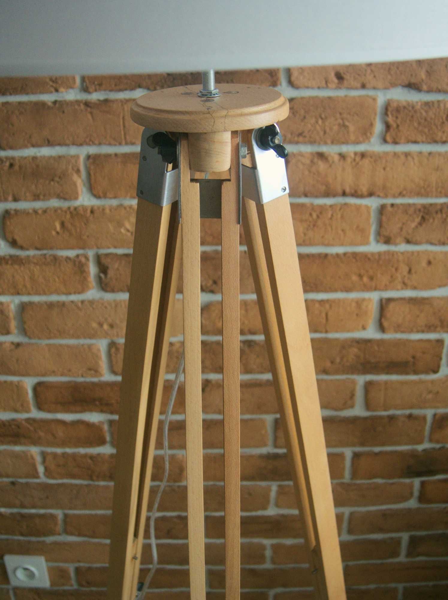 Lampa stojąca industrialna, statyw geodezyjny