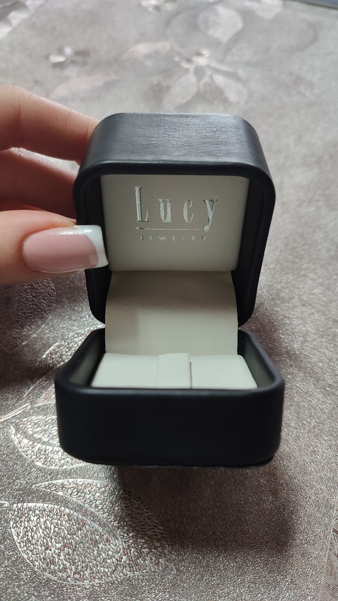 Lucy Jewelry pudełko na pierścionek