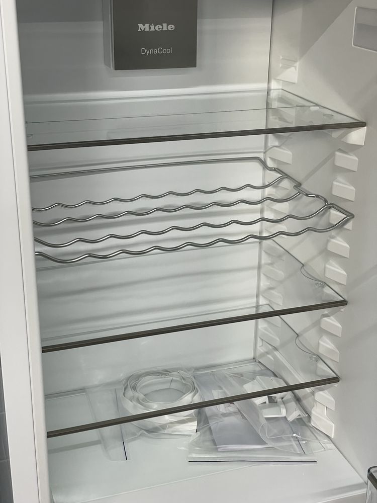 Premium! Вбудований холодильник Miele K7748 Однодверний! Вітрина