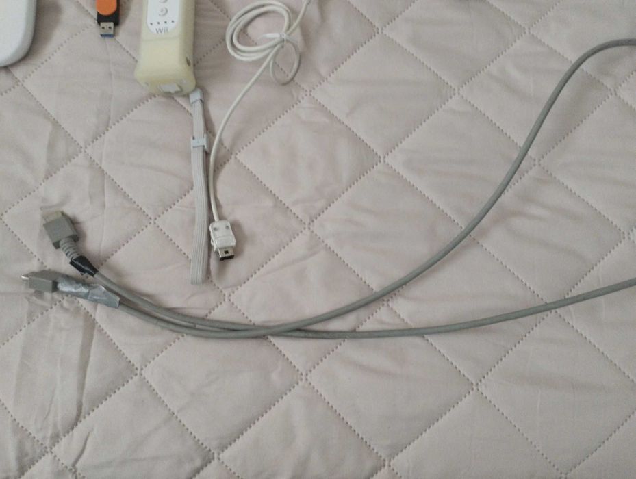 Wii U Desbloqueada com todos os acessórios necessários para jogos Wii