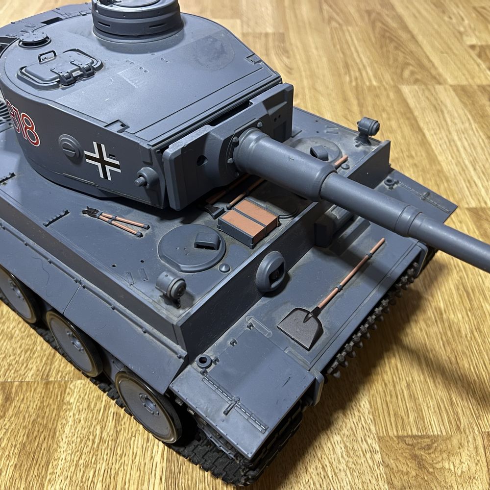 Танк на радіоуправлінні Tiger 1/16 (Heng Long)
