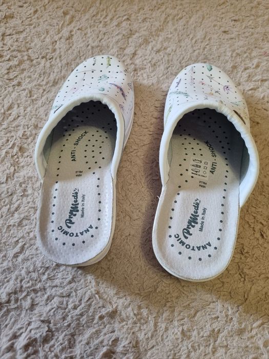 Ортопедичне взуття/ сандалі/ шльопанці жіночі