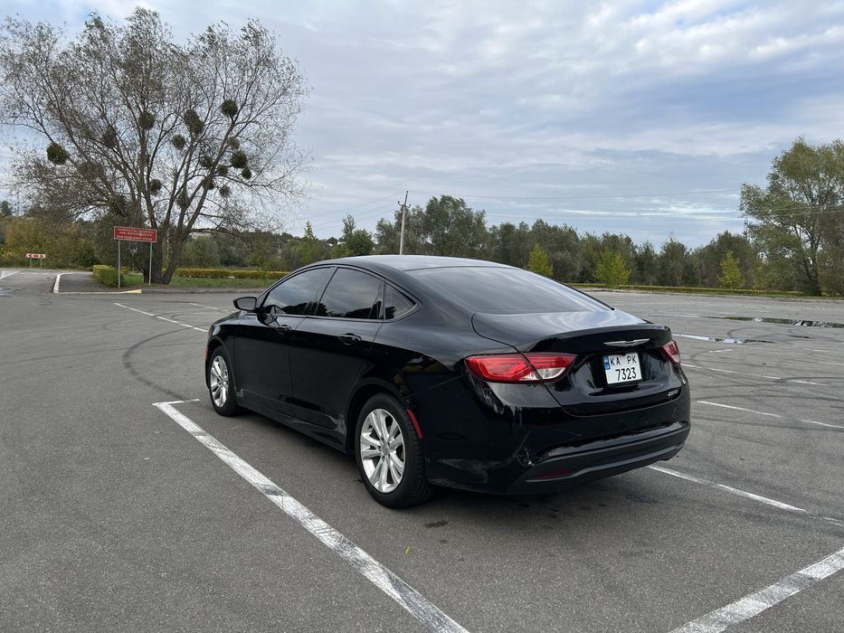 Chrysler 200 2.4л 2016 року чорний