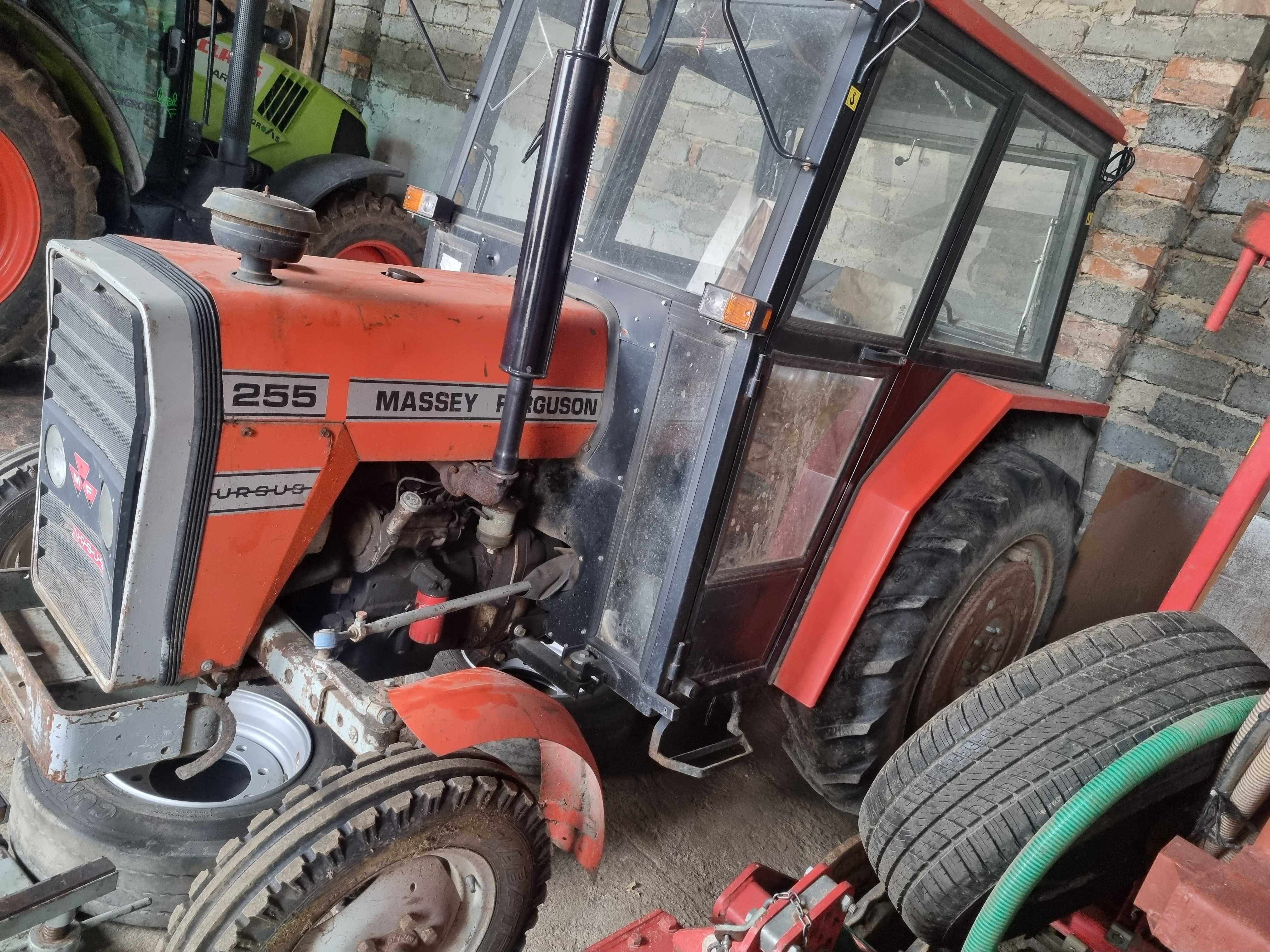 Massey Ferguson 255