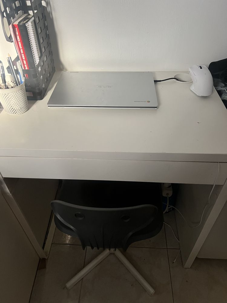 Secretaria + Cadeira