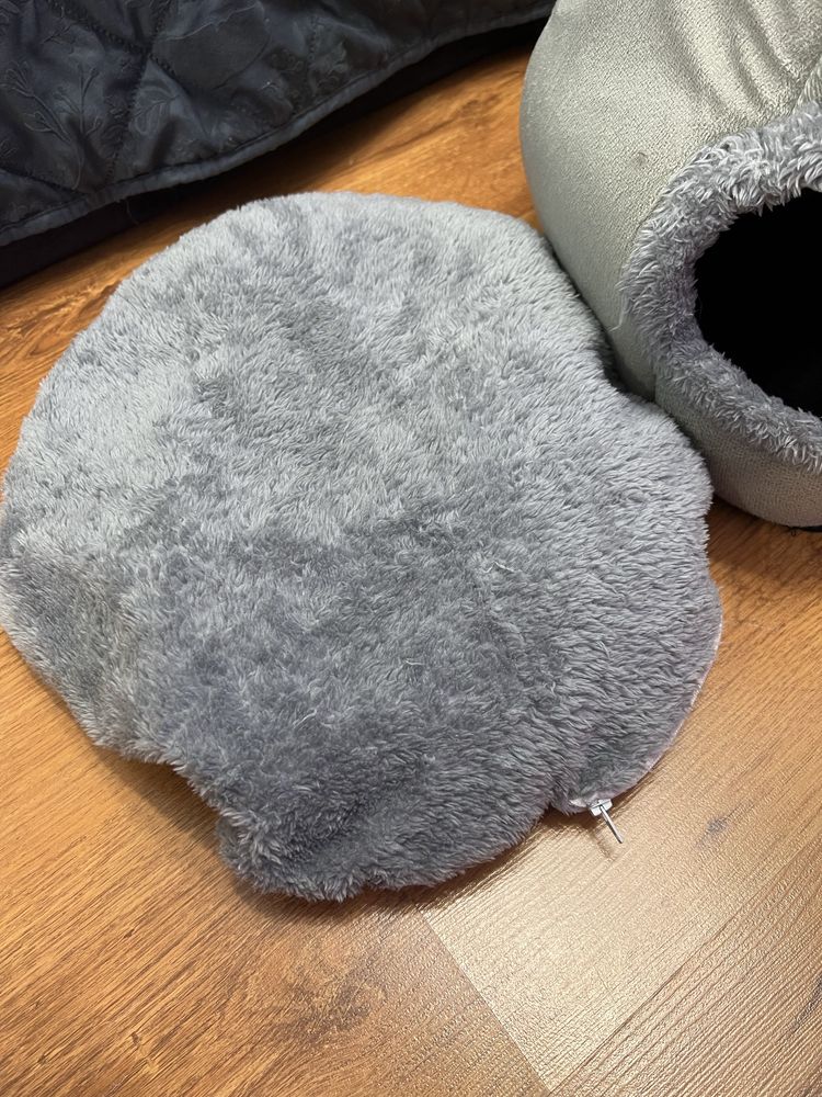 Pluszowy domek budka dla kotka pieska z poduszką