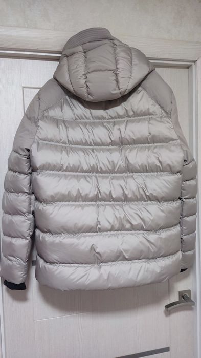 Зимовий чоловічий пуховик HUGO BOSS.Виробник Німеччина p. XL