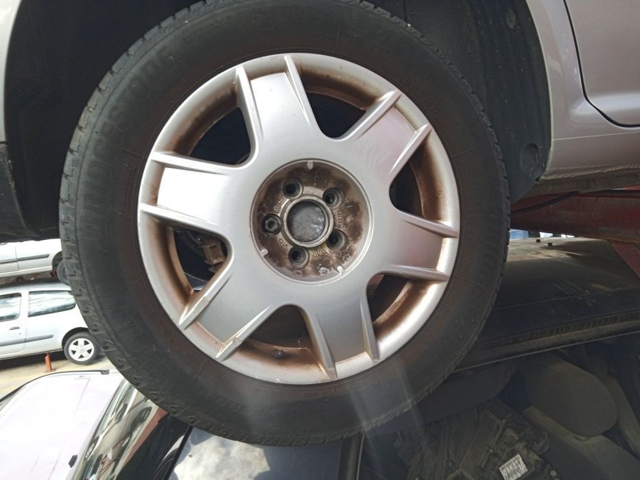 VW Bora 1.9 TDI      .