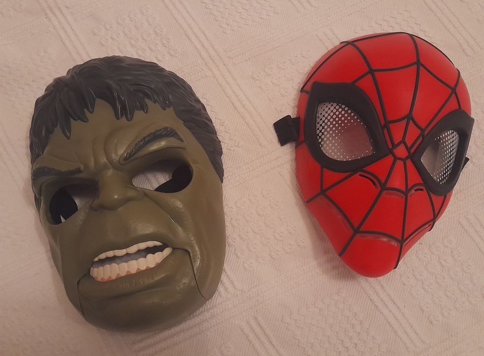 Máscaras da Marvel: Hulk e Spiderman