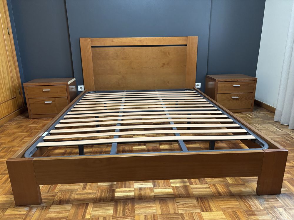 Conjunto - Cama Casal com Mesinhas
