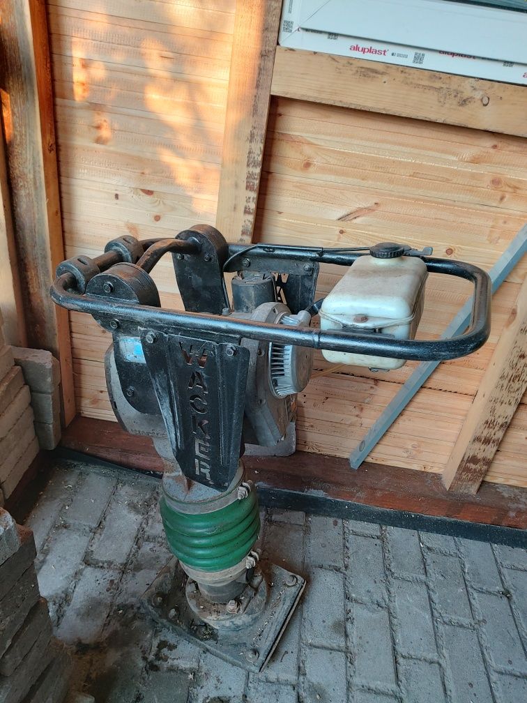 Skoczek Wacker BS 62