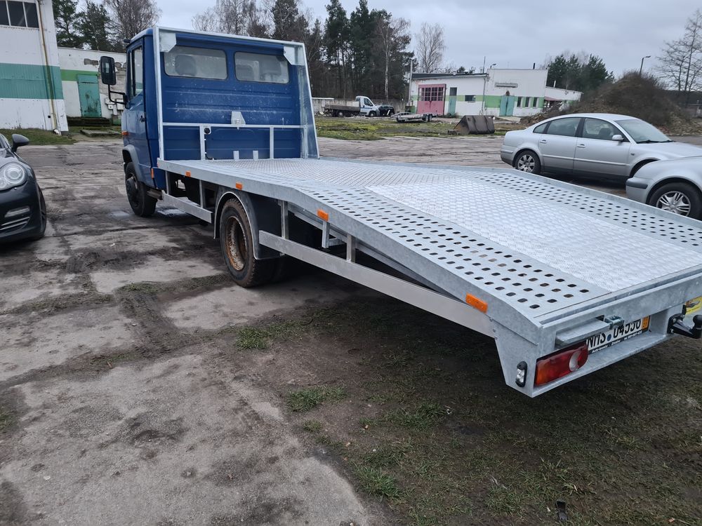 Zabudowa  auto-lawety gotowe na placu pomoc drogowa