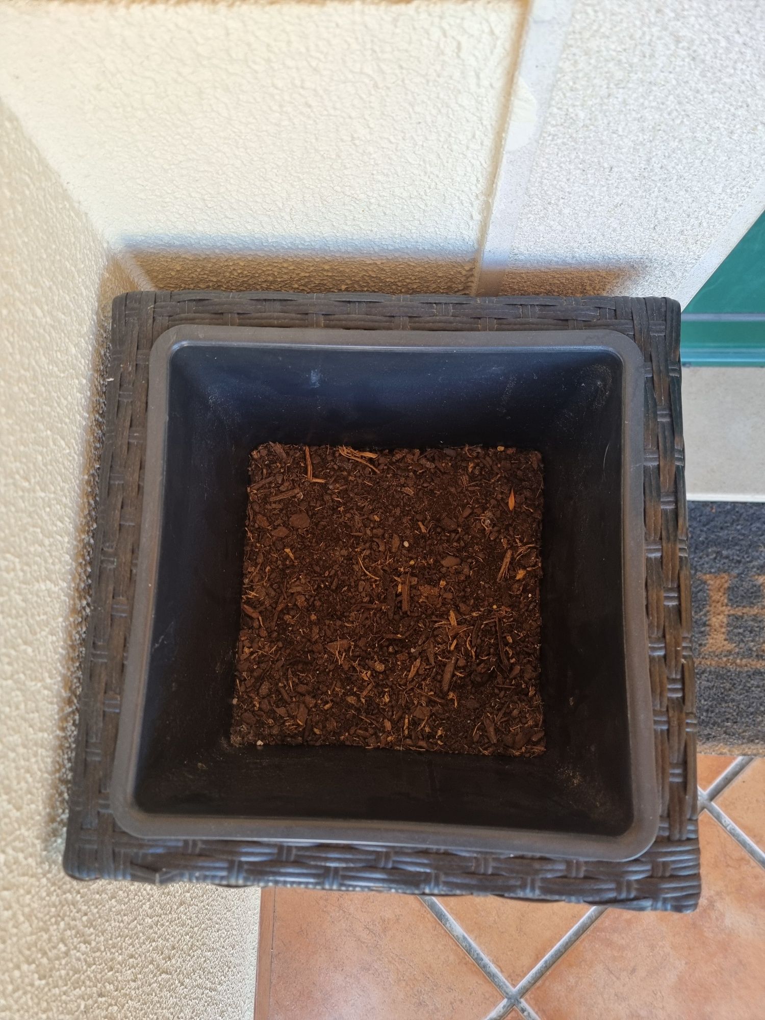 Vaso floreira alto castanho escuro