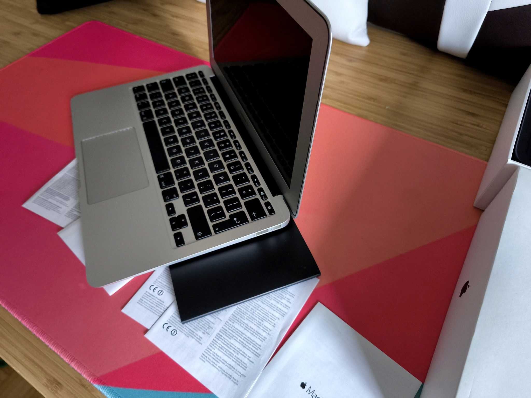 Apple MacBook Air 11' Core i5 2,7 Ghz Duzo aplikacji Office i Pudełko
