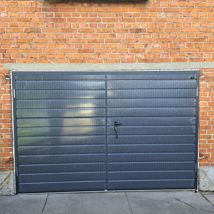 Drzwi Brama Garażowa na wymiar Producent Montaż otwierane  do środka