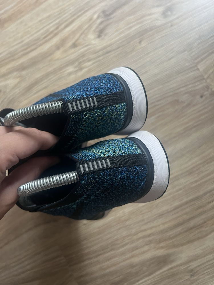 Чоловічі кроссівки Nike Flyknit Racer 40 розмір