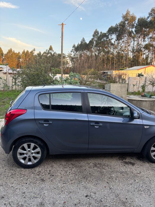 Hyundai i20 1.2 (2013) – Ideal para Cidade, Muito Económico
