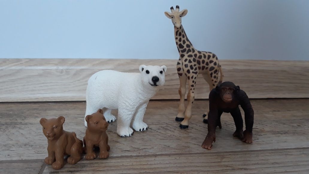 Schleich niedźwiedź polarny +  inne zwierzęta żyrafa goryl