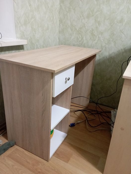 Продаю стіл для офісу. Письмовий стіл !!!