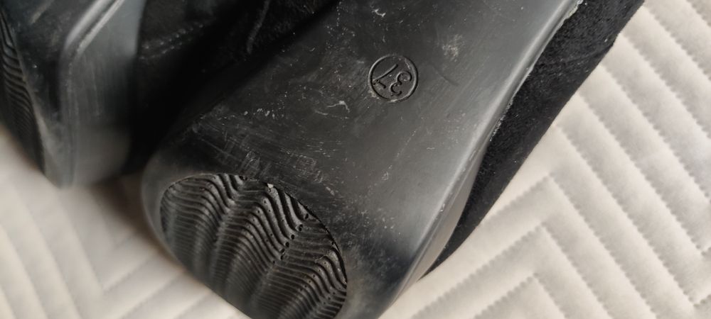 Buty na obcasie koturnie zamszowe rozm 37