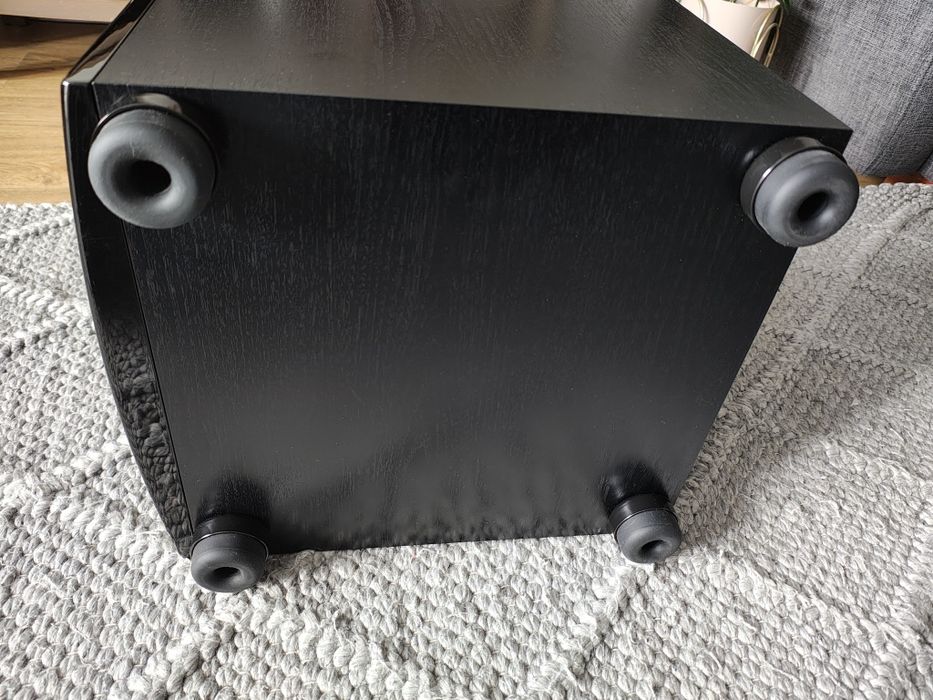 Subwoofer Velodyne CHT-10R + stopy SVS