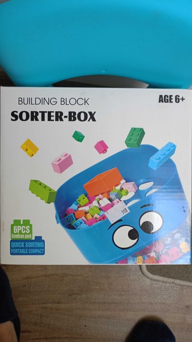 Stolik BURGKIDZ+ Klocki