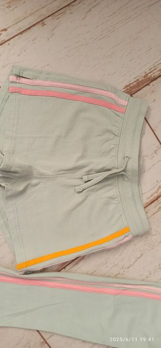 Spodenki, legginsy plus t-shirt gratis Coccodrillo 128