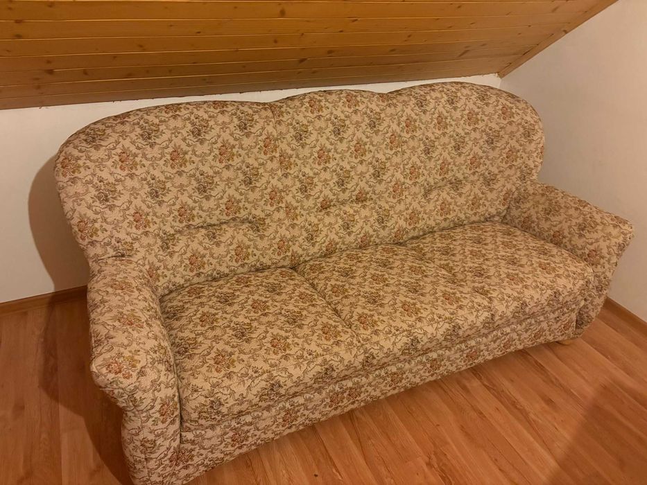 Dwie sofy w stylu angielskim